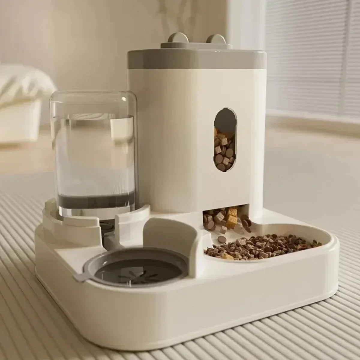 Feature1 Automatic Pet Feeder and Water Fountain For Pets